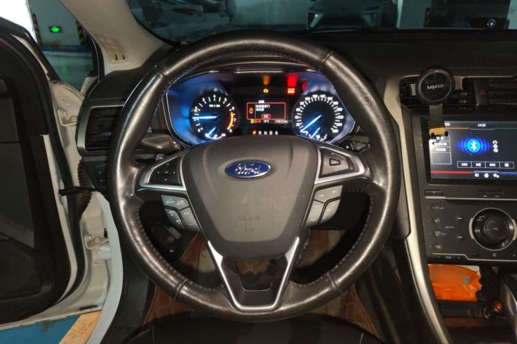 Used Ford Mondeo 2013 2.0L GTDi 200 Luxury Model Steering Wheel