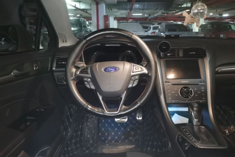 Used Ford Mondeo 2013 2.0L GTDi240 Luxury Sport Model Steering Wheel