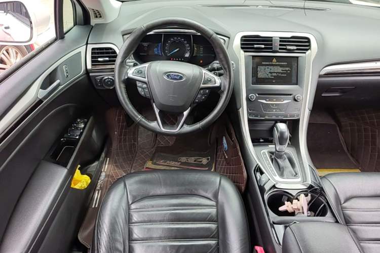 Used Ford Mondeo 2013 2.0L GTDi 200 Luxury Model Steering Wheel