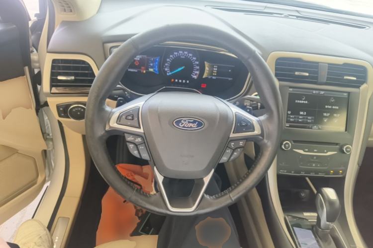 Used Ford Mondeo 2013 2.0L GTDi 200 Luxury Model Steering Wheel