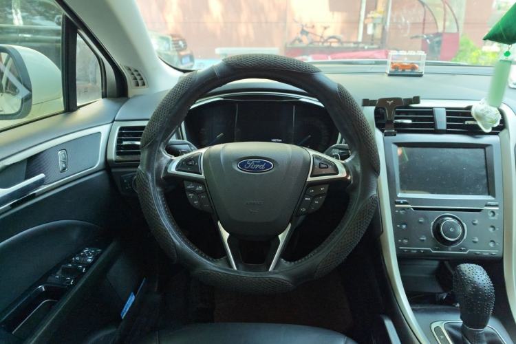 Used Ford Mondeo 2013 2.0L GTDi 200 Fashion Edition Steering Wheel