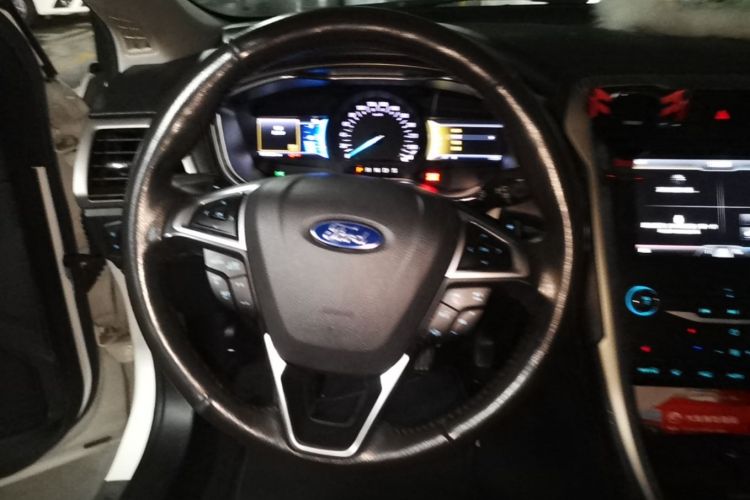 Used Ford Mondeo 2013 2.0L GTDi 200 Luxury Model Steering Wheel