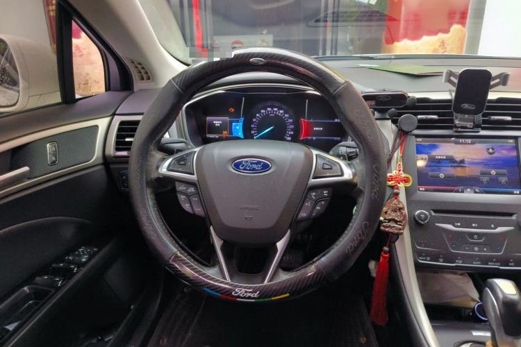 Used Ford Mondeo 2013 2.0L GTDi 200 Luxury Model Steering Wheel