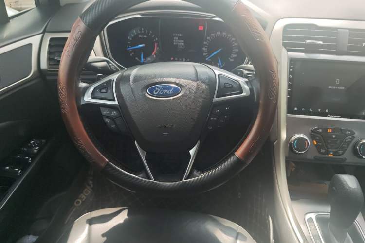Used Ford Mondeo 2013 2.0L GTDi 200 Fashion Edition Steering Wheel