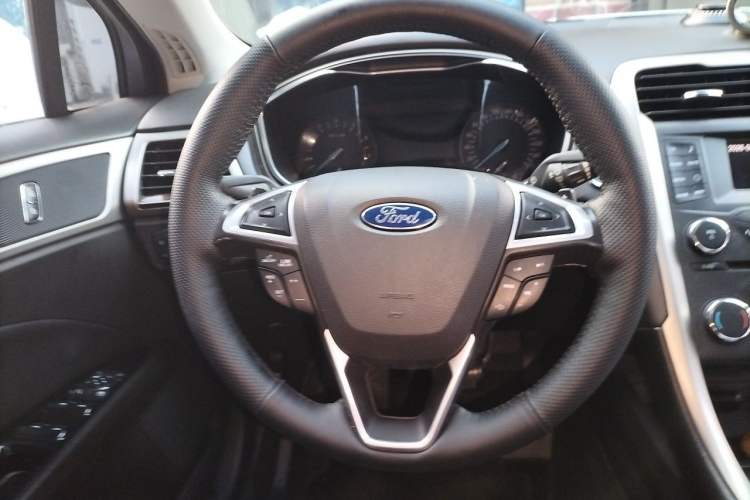 Used Ford Mondeo 2013 2.0L GTDi 200 Fashion Edition Steering Wheel