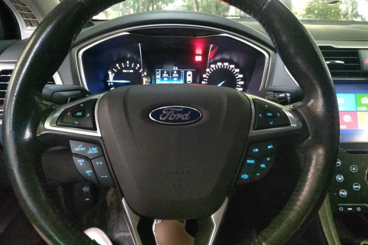 Used Ford Mondeo 2013 2.0L GTDi 200 Fashion Edition Steering Wheel