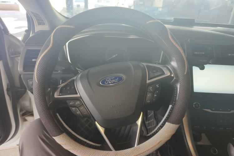 Used Ford Mondeo 2013 2.0L GTDi 200 Luxury Model Steering Wheel
