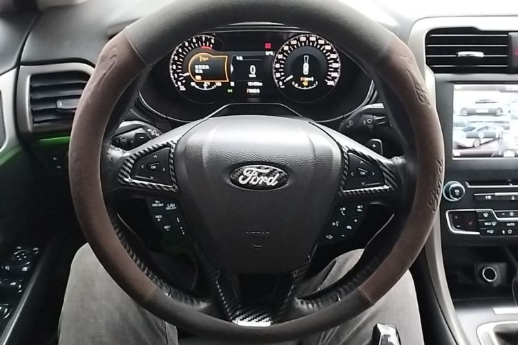 Used Ford Mondeo 2013 2.0L GTDi 200 Luxury Model Steering Wheel