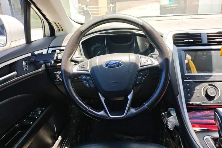 Used Ford Mondeo 2013 2.0L GTDi 200 Fashion Edition Steering Wheel