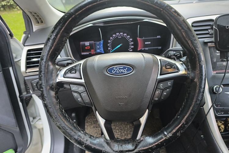 Used Ford Mondeo 2013 2.0L GTDi 200 Luxury Model Steering Wheel