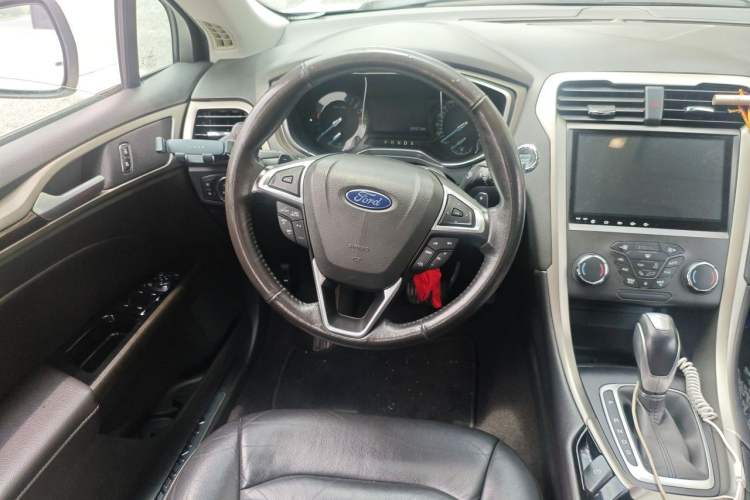 Used Ford Mondeo 2013 2.0L GTDi 200 Fashion Edition Steering Wheel