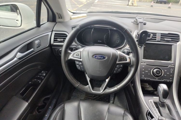 Used Ford Mondeo 2013 2.0L GTDi240 Luxury Sport Model Steering Wheel