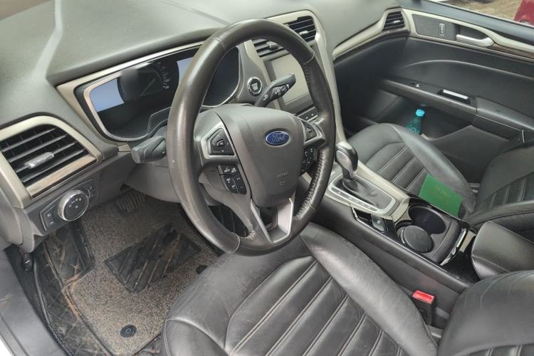 Used Ford Mondeo 2013 2.0L GTDi 200 Luxury Model Steering Wheel