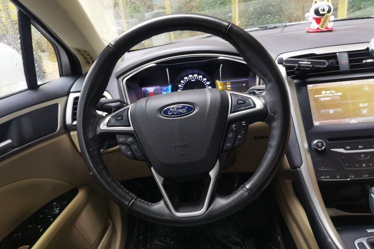 Used Ford Mondeo 2013 2.0L GTDi 200 Luxury Model Steering Wheel