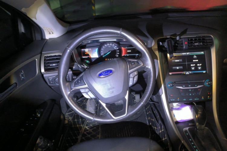 Used Ford Mondeo 2013 2.0L GTDi 200 Luxury Model Steering Wheel