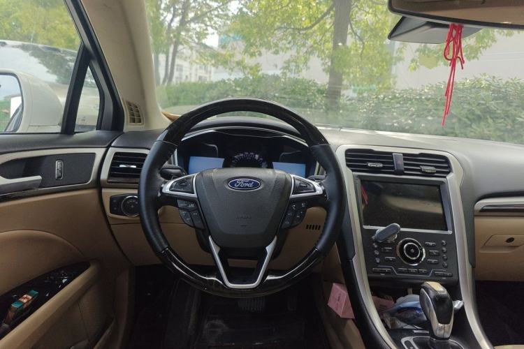 Used Ford Mondeo 2013 2.0L GTDi 200 Luxury Model Steering Wheel