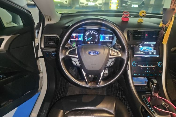 Used Ford Mondeo 2013 2.0L GTDi 200 Luxury Model Steering Wheel