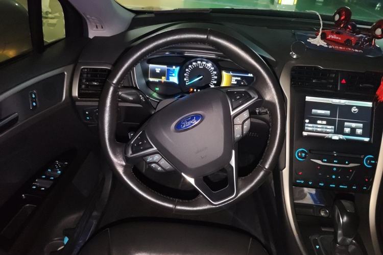 Used Ford Mondeo 2013 2.0L GTDi 200 Luxury Model Steering Wheel