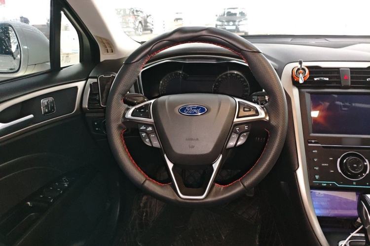 Used Ford Mondeo 2013 2.0L GTDi240 Ultimate Edition Steering Wheel