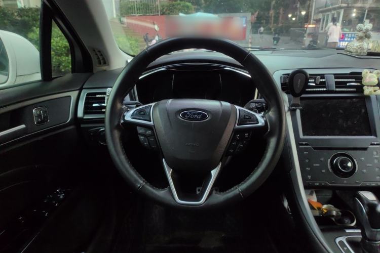 Used Ford Mondeo 2013 2.0L GTDi240 Luxury Sport Model Steering Wheel