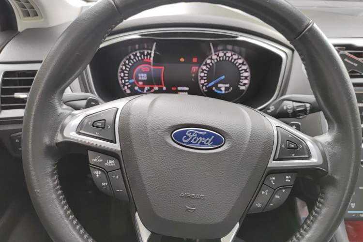 Used Ford Mondeo 2013 2.0L GTDi240 Luxury Sport Model Steering Wheel