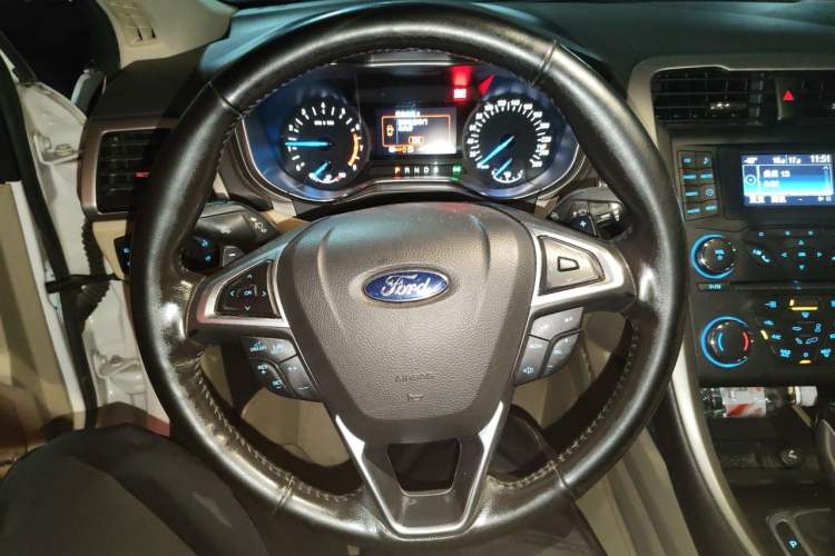 Used Ford Mondeo 2013 2.0L GTDi 200 Fashion Edition Steering Wheel