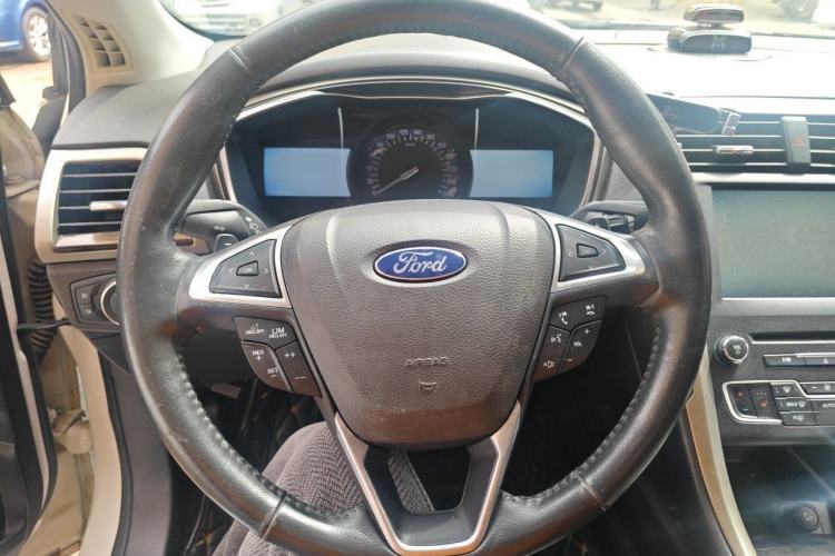 Used Ford Mondeo 2013 2.0L GTDi 200 Luxury Model Steering Wheel