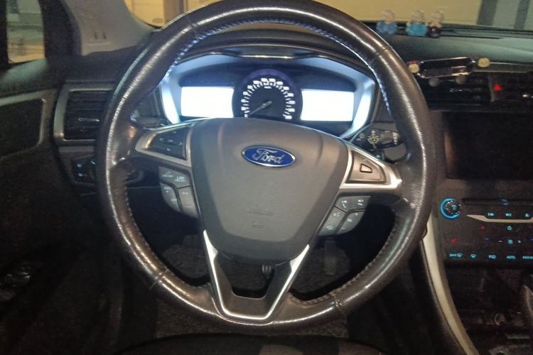 Used Ford Mondeo 2013 2.0L GTDi 200 Luxury Model Steering Wheel