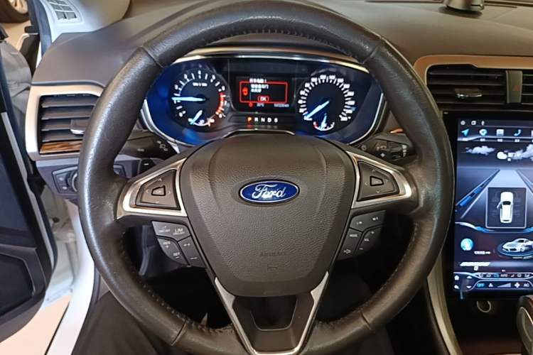 Used Ford Mondeo 2013 2.0L GTDi 200 Fashion Edition Steering Wheel