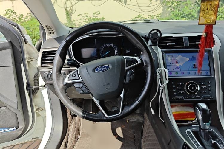 Used Ford Mondeo 2013 2.0L GTDi 200 Luxury Model Steering Wheel