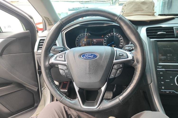 Used Ford Mondeo 2013 2.0L GTDi240 Luxury Sport Model Steering Wheel