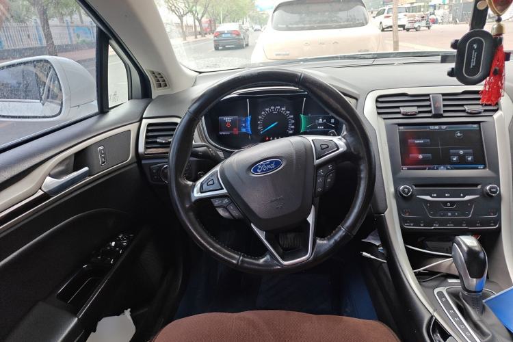 Used Ford Mondeo 2013 2.0L GTDi 200 Luxury Model Steering Wheel