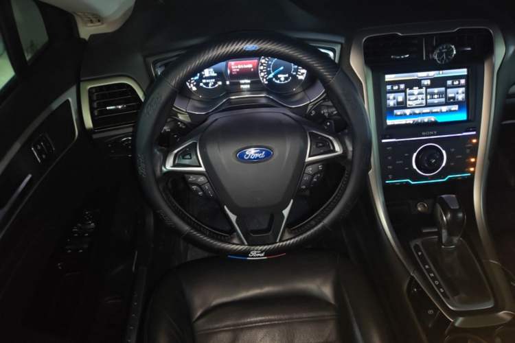 Used Ford Mondeo 2013 2.0L GTDi240 Flagship Edition Steering Wheel