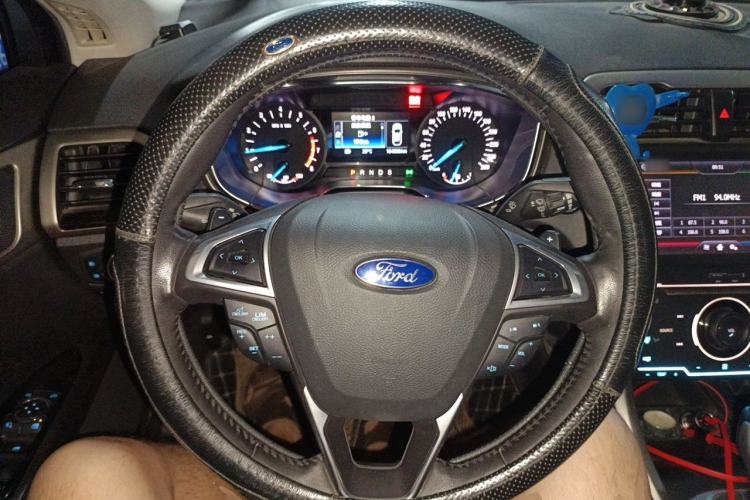 Used Ford Mondeo 2013 2.0L GTDi 200 Fashion Edition Steering Wheel