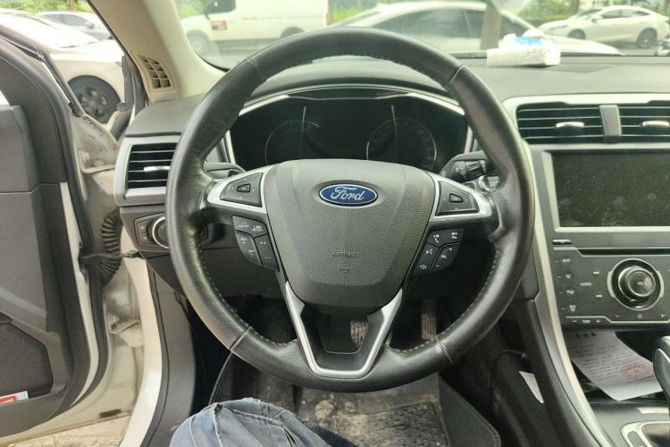 Used Ford Mondeo 2013 2.0L GTDi240 Luxury Sport Model Steering Wheel
