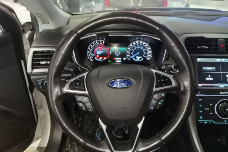 Used Ford Mondeo 2013 2.0L GTDi240 Luxury Sport Model Steering Wheel