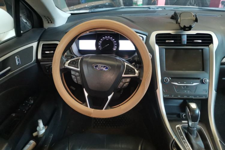 Used Ford Mondeo 2013 2.0L GTDi 200 Luxury Model Steering Wheel