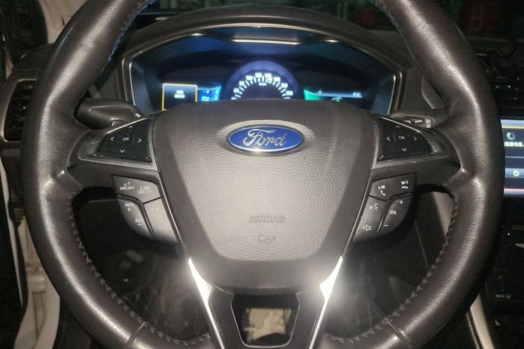 Used Ford Mondeo 2013 2.0L GTDi 200 Luxury Model Steering Wheel