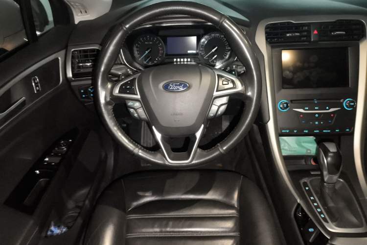 Used Ford Mondeo 2013 2.0L GTDi 200 Fashion Edition Steering Wheel