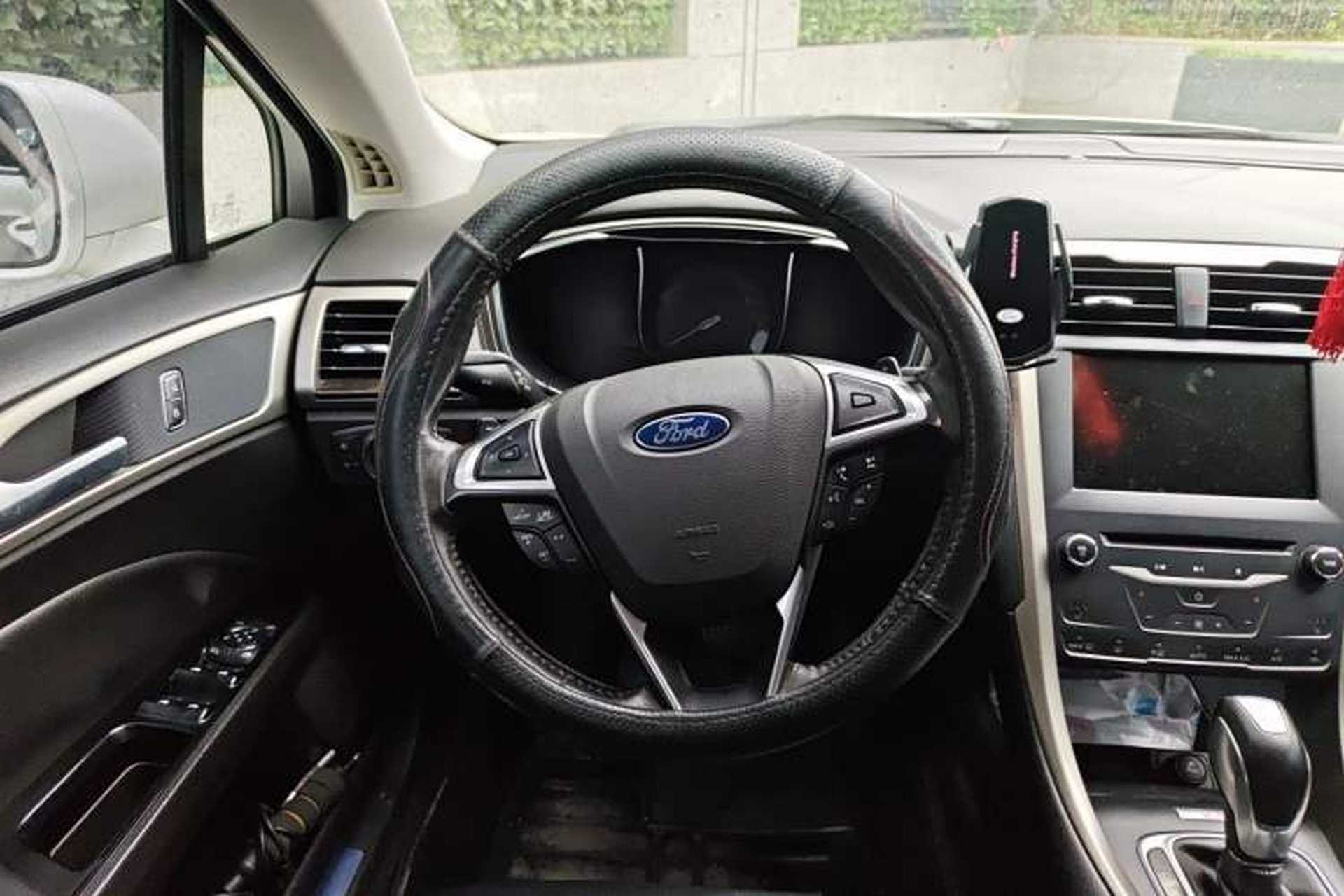 Used Ford Mondeo 2013 2.0L GTDi 200 Luxury Model Steering Wheel