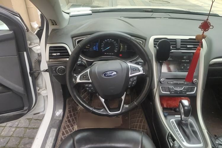 Used Ford Mondeo 2013 2.0L GTDi 200 Luxury Model Steering Wheel