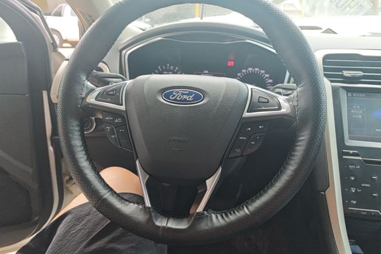 Used Ford Mondeo 2013 2.0L GTDi 200 Fashion Edition Steering Wheel
