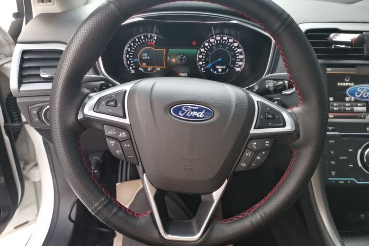 Used Ford Mondeo 2013 2.0L GTDi240 Luxury Sport Model Steering Wheel