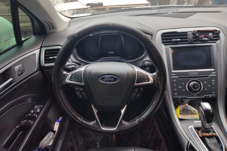 Used Ford Mondeo 2013 2.0L GTDi240 Luxury Sport Model Steering Wheel