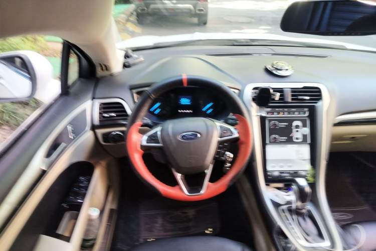 Used Ford Mondeo 2013 1.5L GTDi180 Comfort Model Steering Wheel