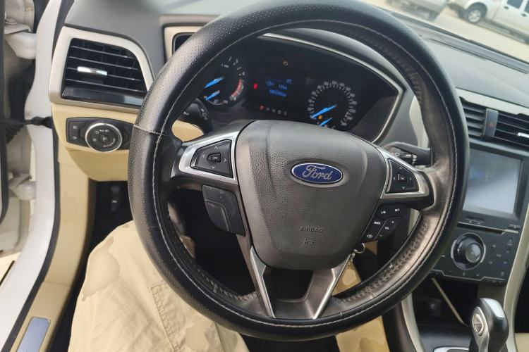 Used Ford Mondeo 2013 1.5L GTDi180 Comfort Model Steering Wheel