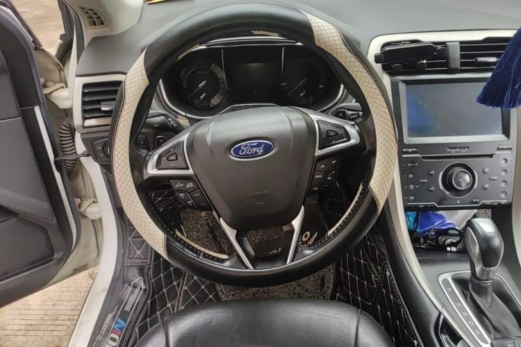 Used Ford Mondeo 2013 2.0L GTDi 200 Fashion Edition Steering Wheel