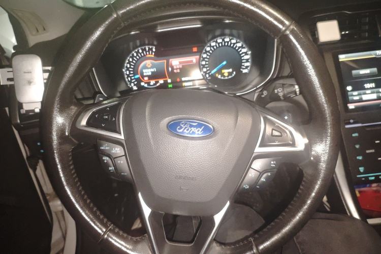 Used Ford Mondeo 2013 2.0L GTDi240 Luxury Sport Model Steering Wheel