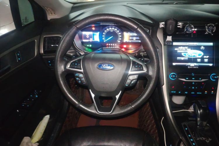 Used Ford Mondeo 2013 2.0L GTDi 200 Luxury Model Steering Wheel