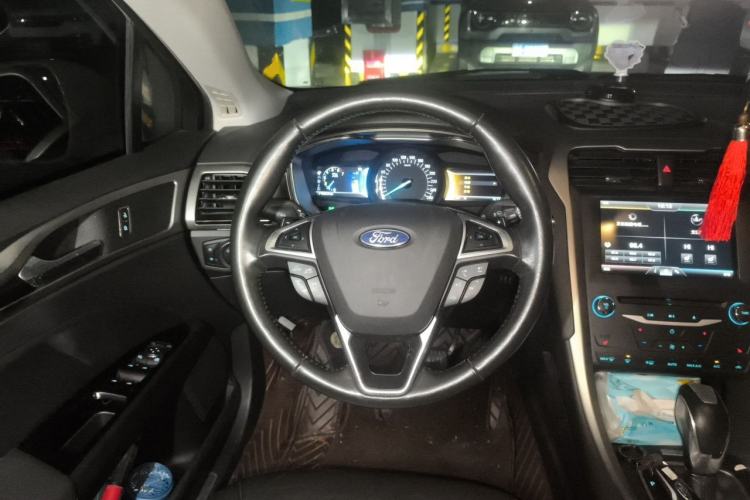 Used Ford Mondeo 2013 2.0L GTDi 200 Luxury Model Steering Wheel